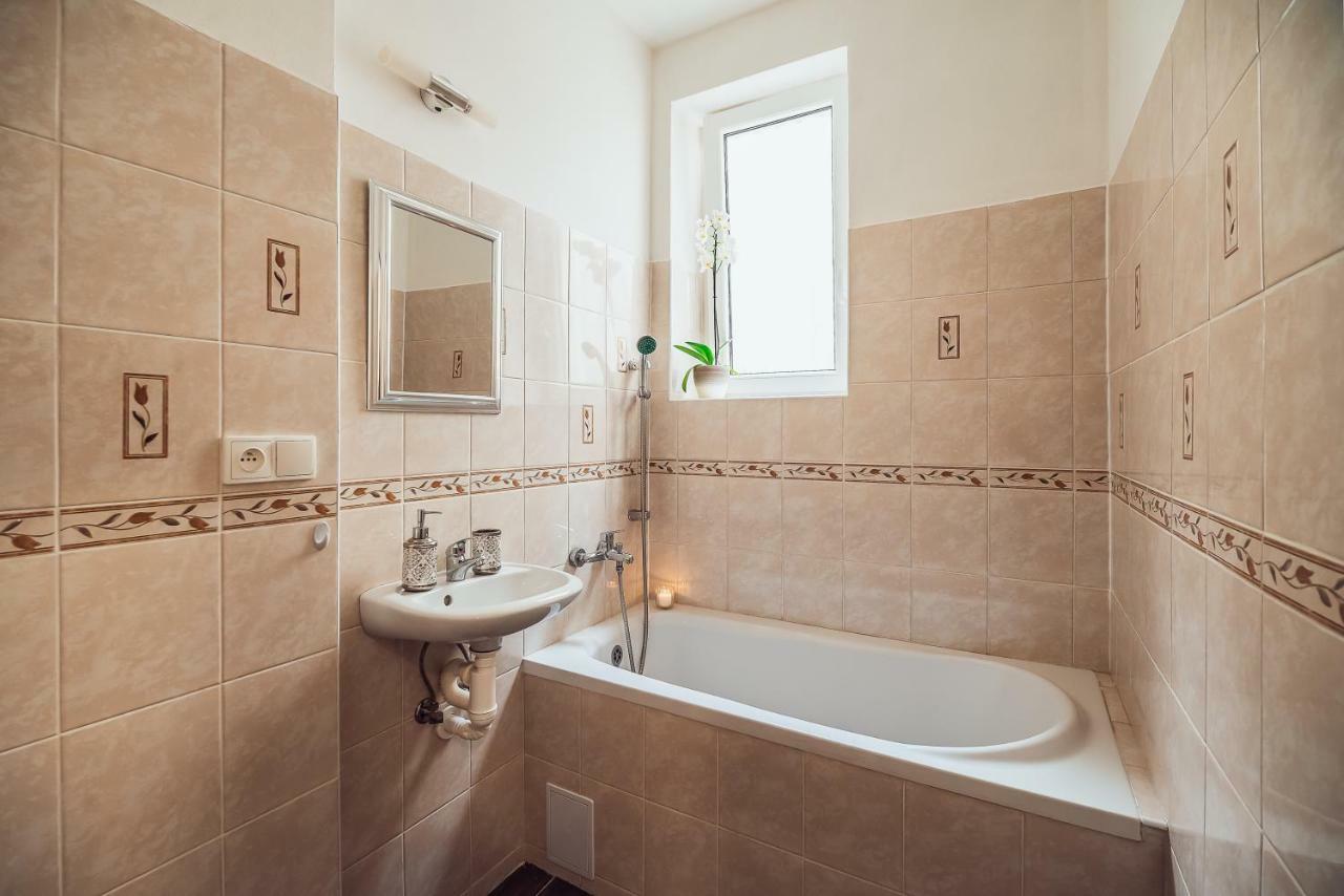Skodova Apartments Prerov Luaran gambar