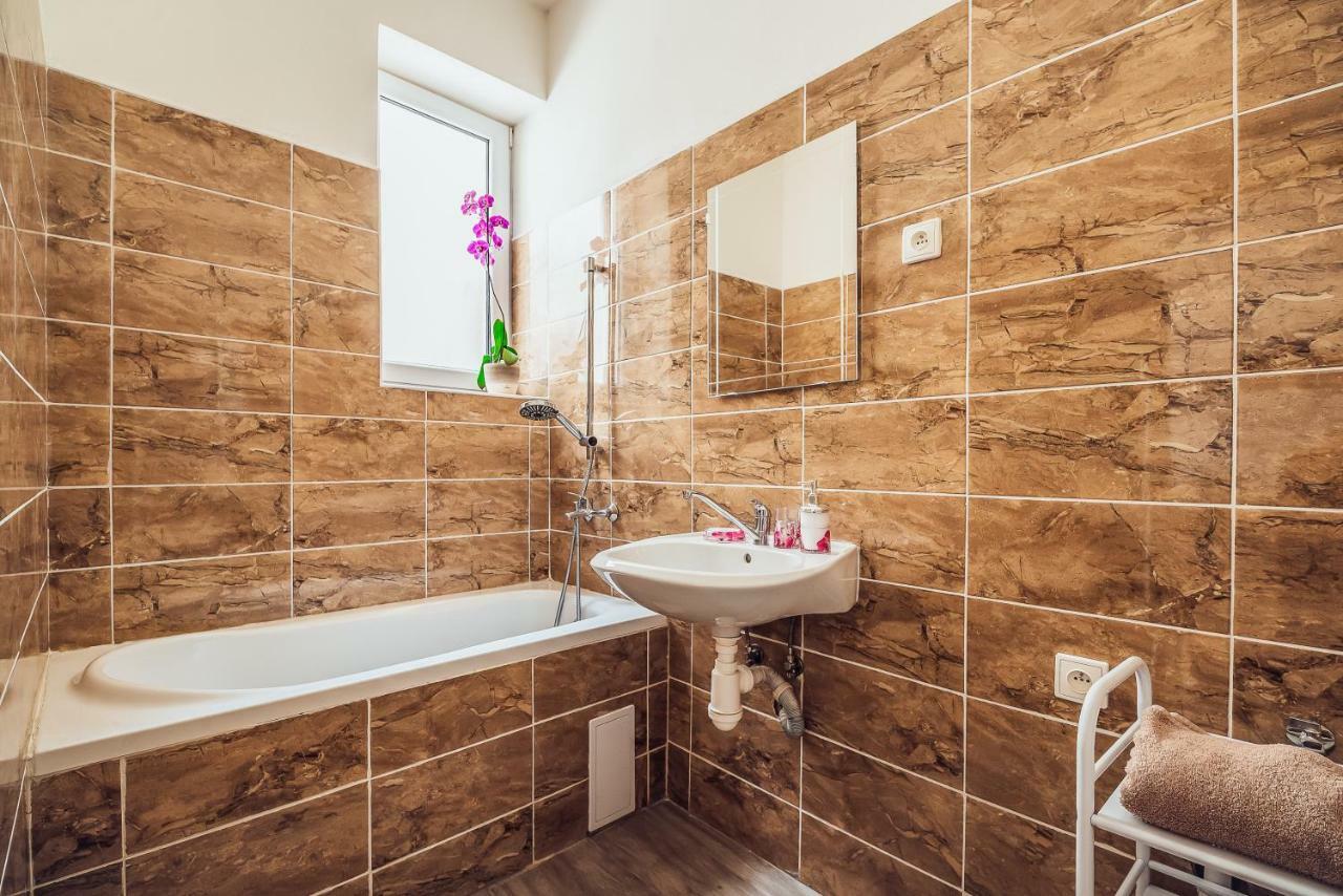 Skodova Apartments Prerov Luaran gambar